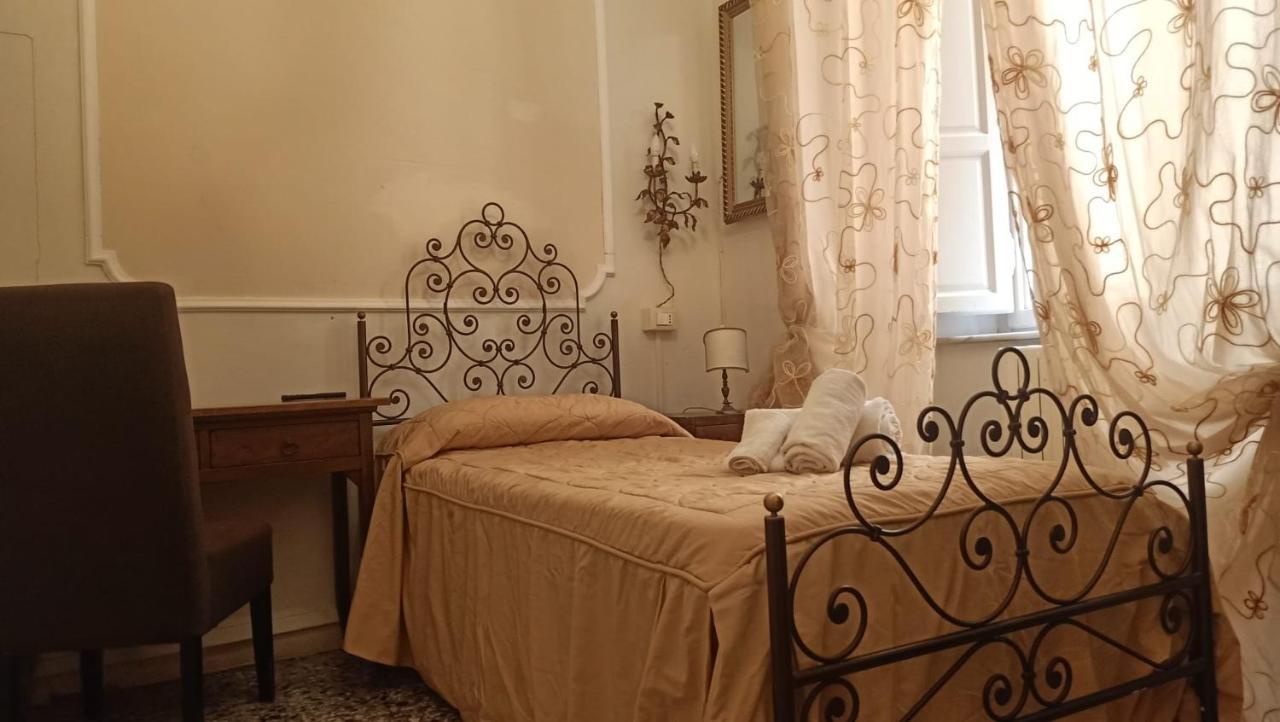 Bed and Breakfast Relais Centro Storico Residenza D'Epoca Pisa Exterior foto